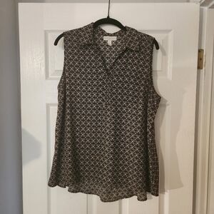 Dana Buchman Sleeveless Blouse -Black and Tan Geometric Pattern